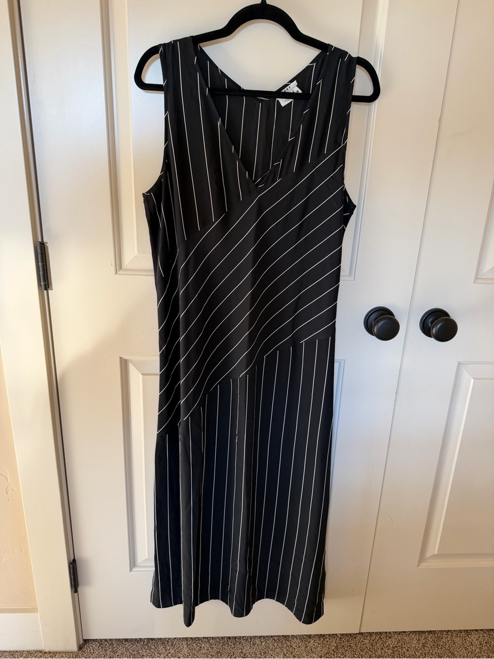 DKNY Silk Black White Pinstripe V-Neck Maxi Dress M